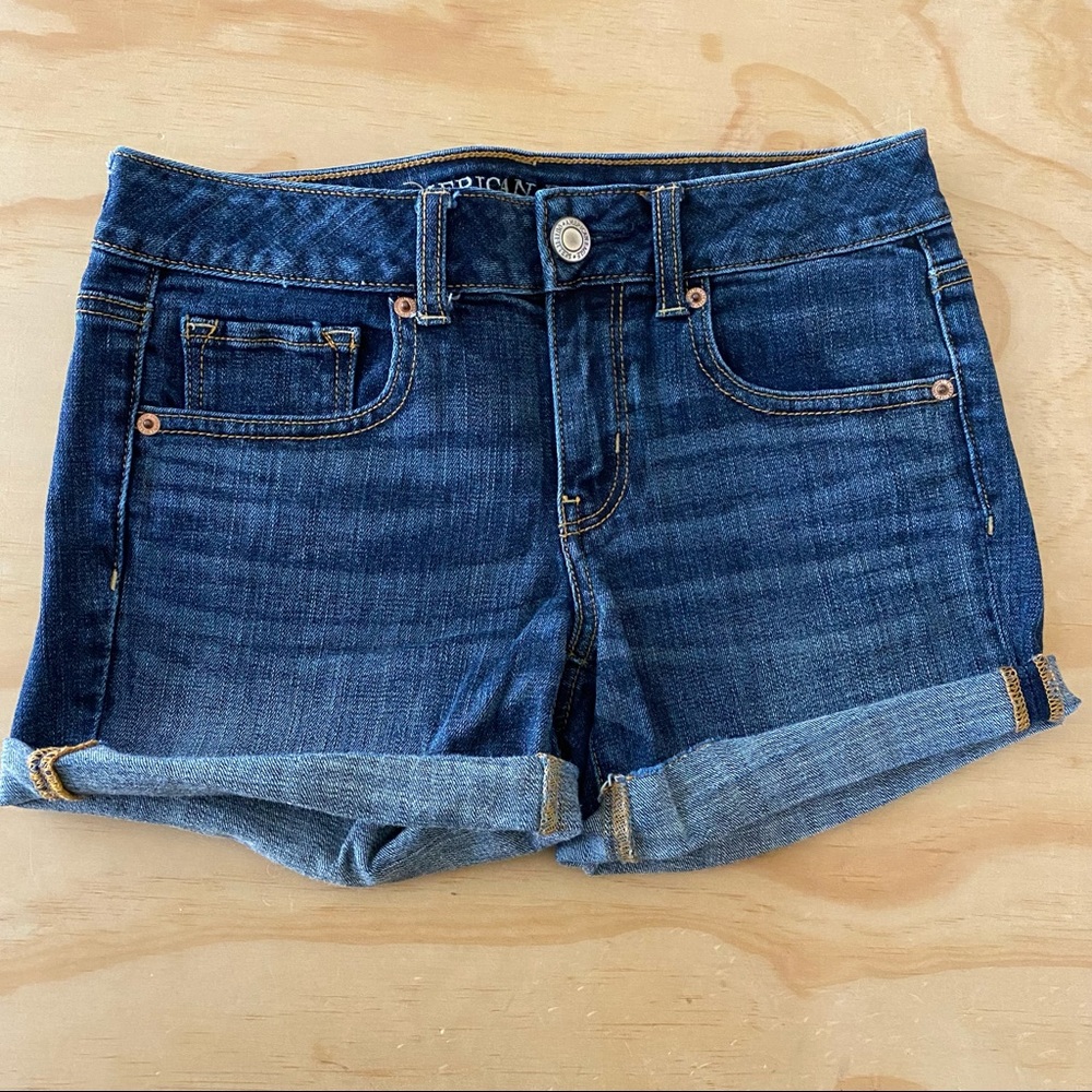 American Eagle Womens Midi Shorts Medium wash Denim Size 4